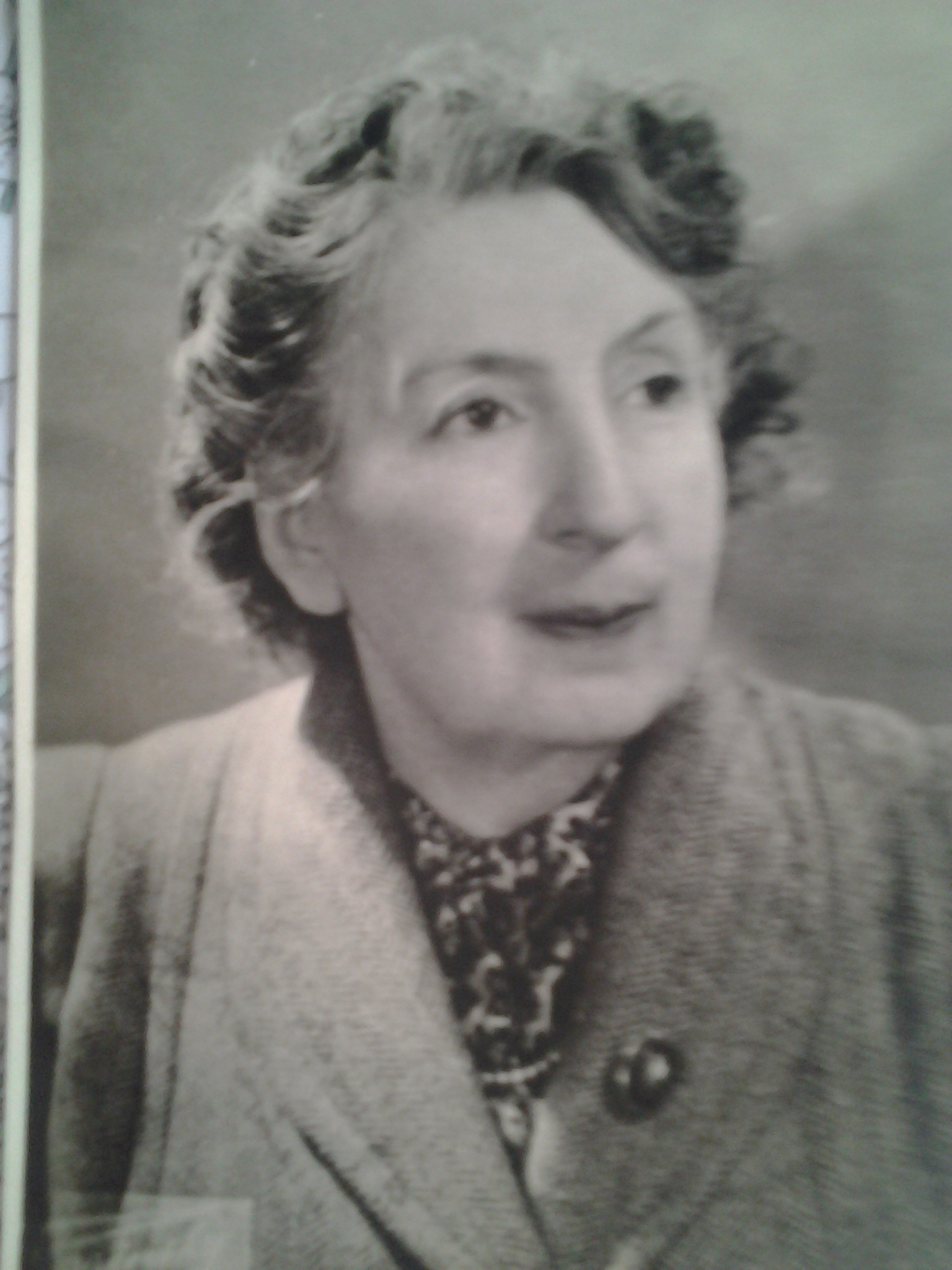 Ayşe Osmanoğlu